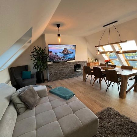 105 Qm Neues Klimatisiertes Appartment Fuer Familien Privater Parkplatz Chemnitz Esterno foto