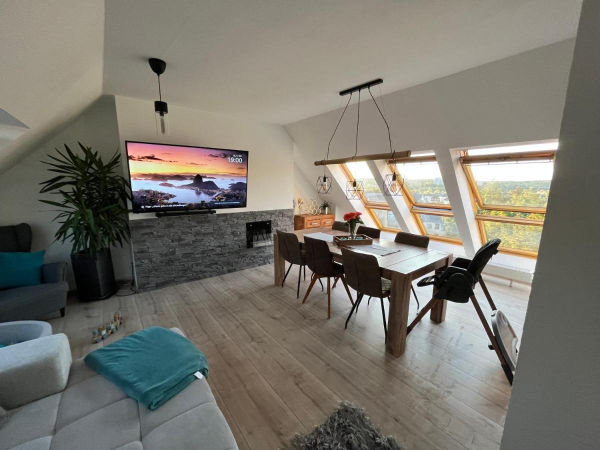 105 Qm Neues Klimatisiertes Appartment Fuer Familien Privater Parkplatz Chemnitz Esterno foto