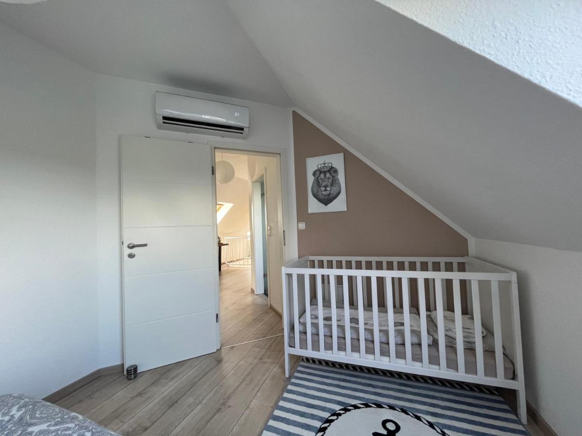 105 Qm Neues Klimatisiertes Appartment Fuer Familien Privater Parkplatz Chemnitz Esterno foto
